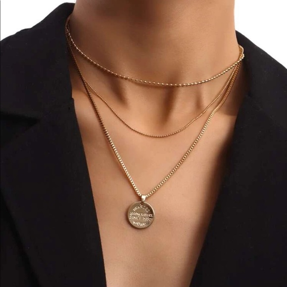 Gorgeous Pendant Charm Triple Layer Box & Ball Chain Gold three layered necklace - Picture 2 of 5